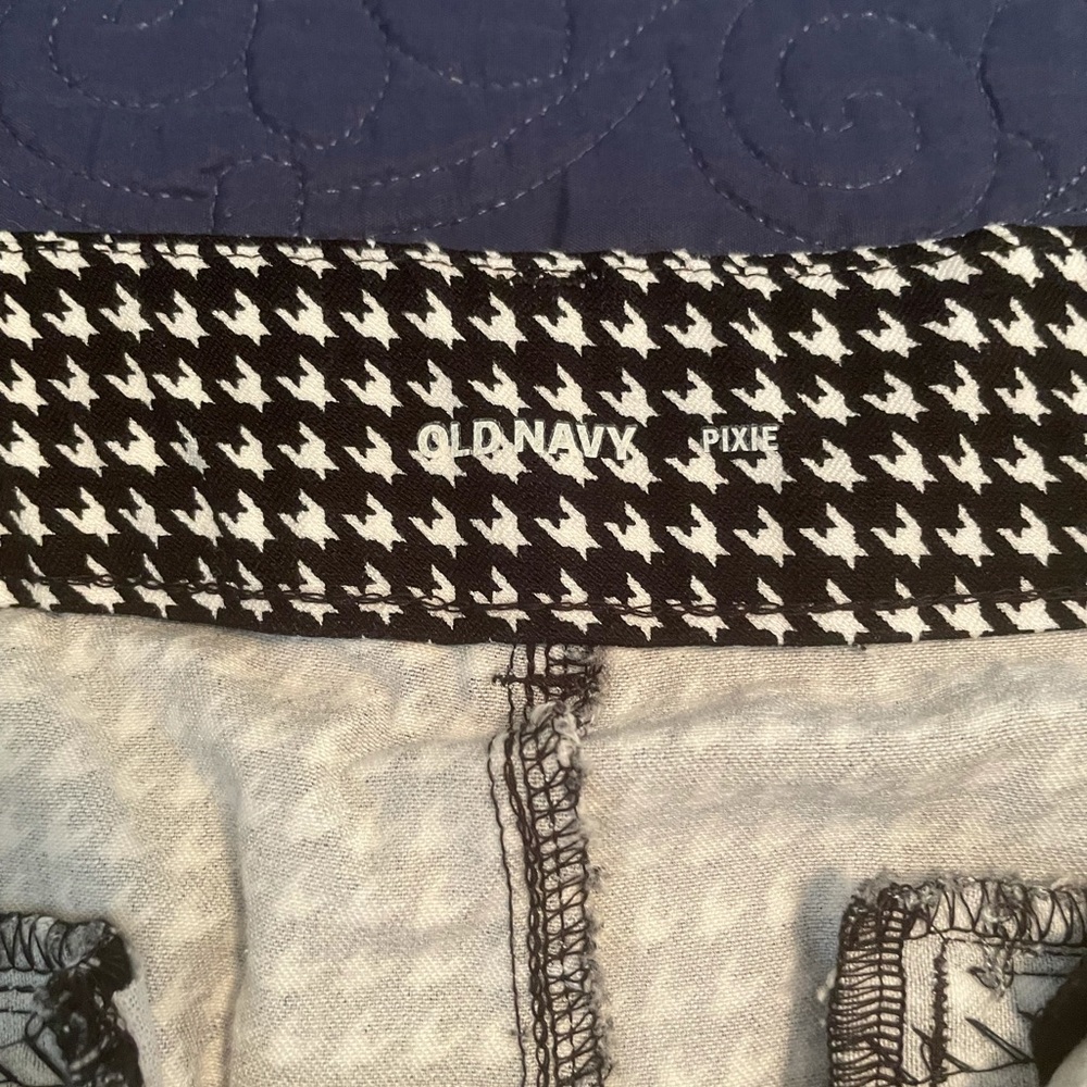 Old Navy Pixie Pants, size 10